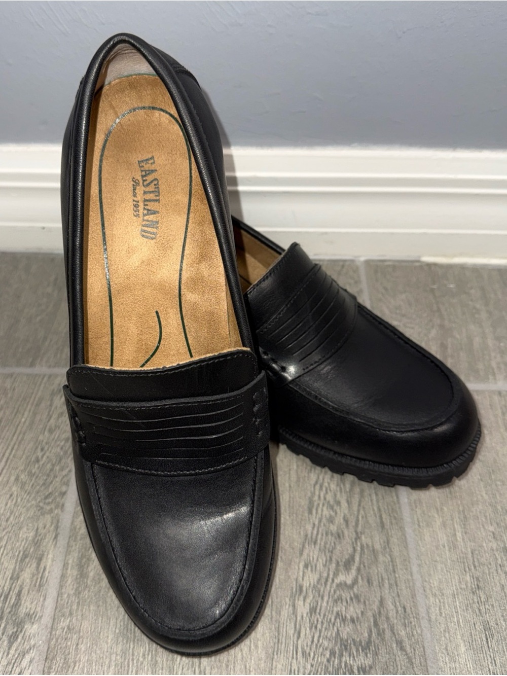 Eastland Newbury Black  Leather Slip On Penny Loafers Women's Size 9.5 M